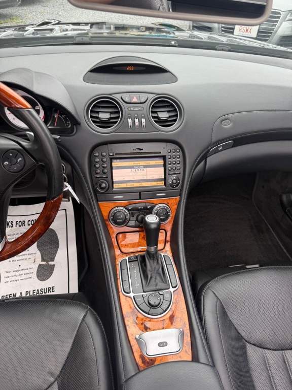 2011 Mercedes-Benz SL-Class Image 35