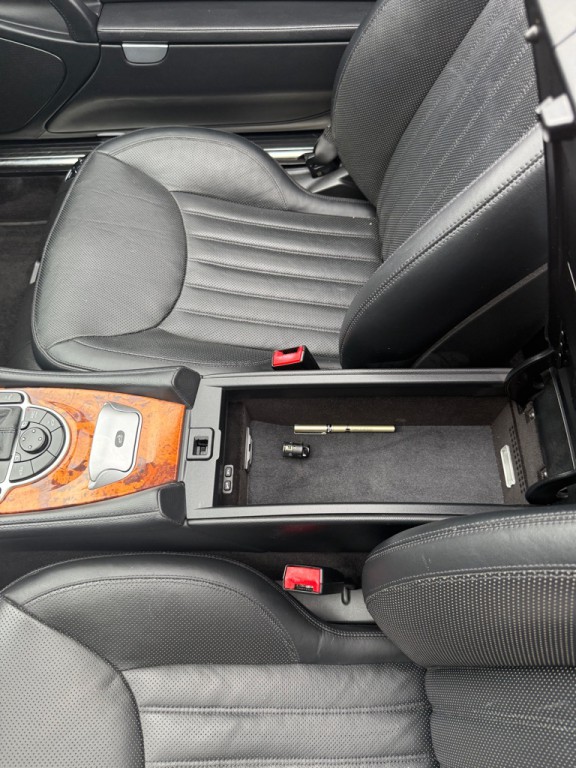 2011 Mercedes-Benz SL-Class Image 36