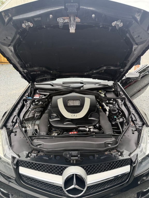 2011 Mercedes-Benz SL-Class Image 38