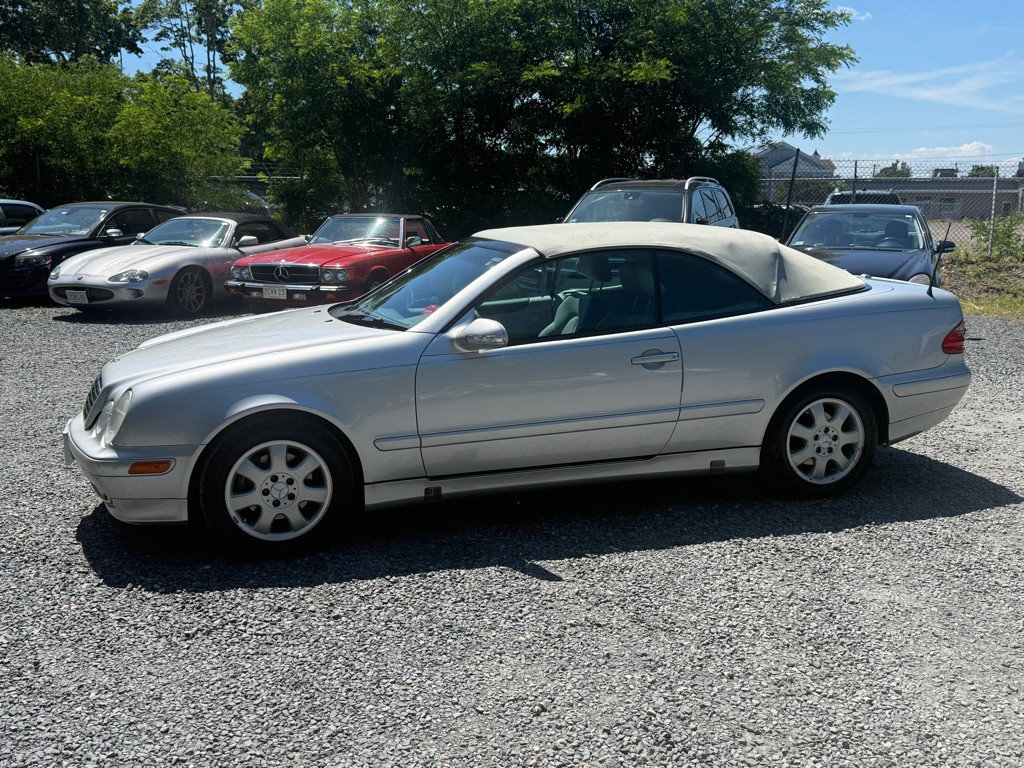 2003 Mercedes-Benz CLK-Class Image 1