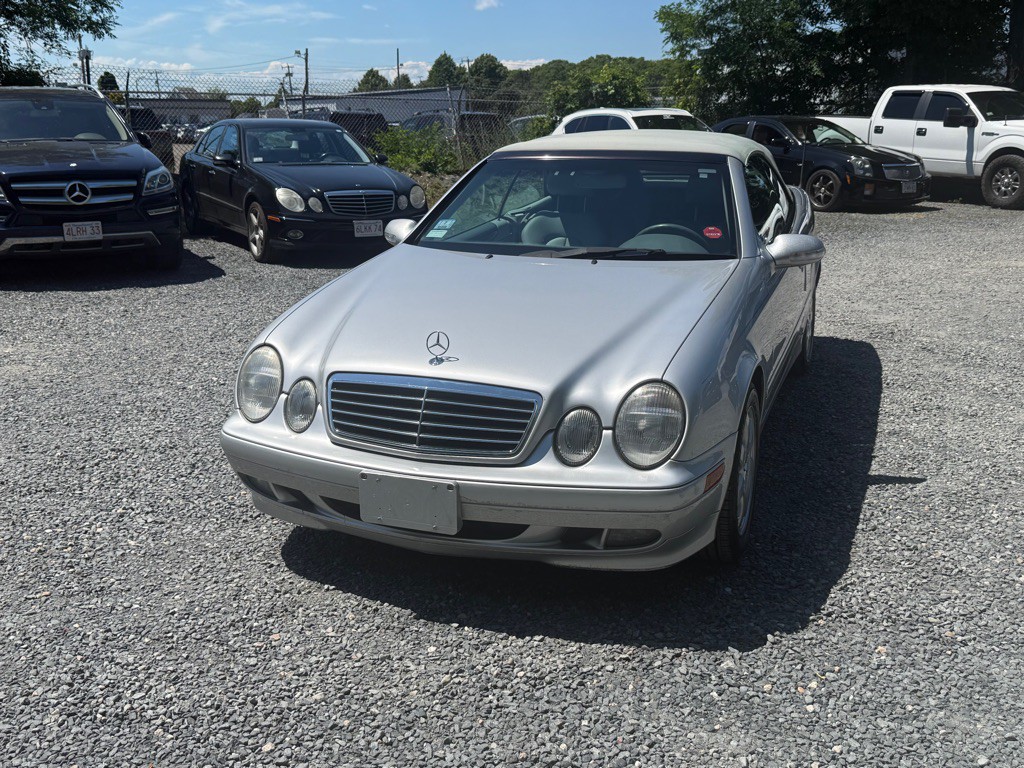 2003 Mercedes-Benz CLK-Class Image 3
