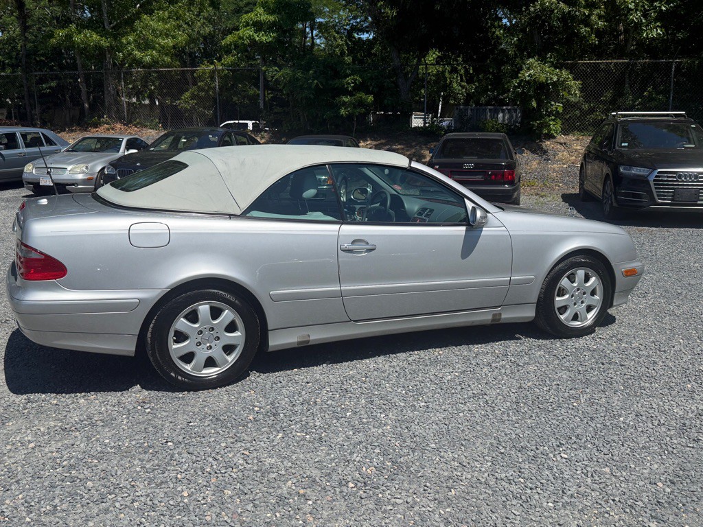 2003 Mercedes-Benz CLK-Class Image 7
