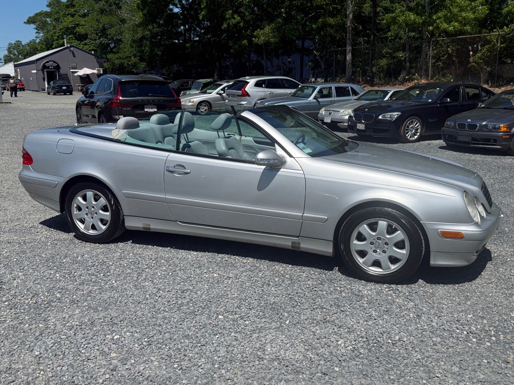 2003 Mercedes-Benz CLK-Class Image 13