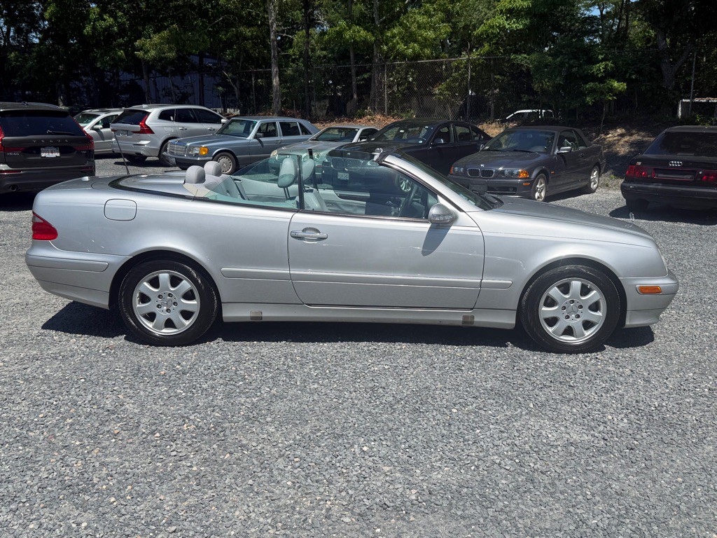 2003 Mercedes-Benz CLK-Class Image 14