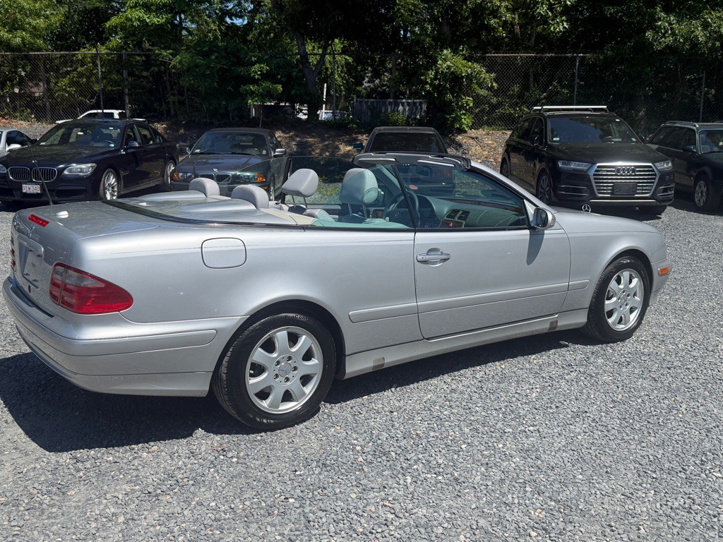 2003 Mercedes-Benz CLK-Class Image 15