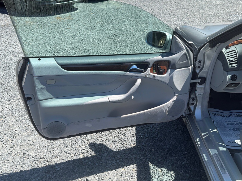 2003 Mercedes-Benz CLK-Class Image 18