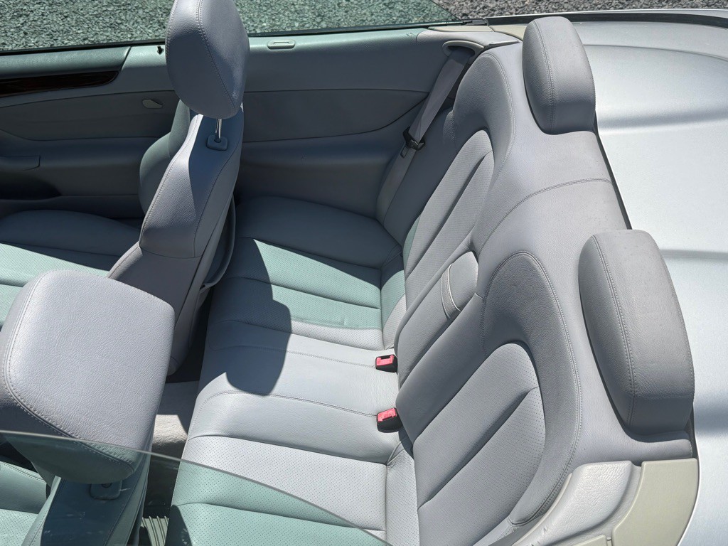 2003 Mercedes-Benz CLK-Class Image 21