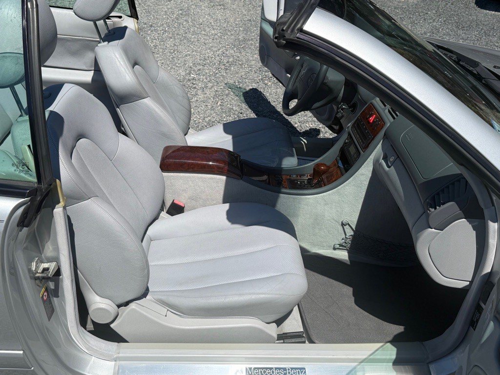 2003 Mercedes-Benz CLK-Class Image 24