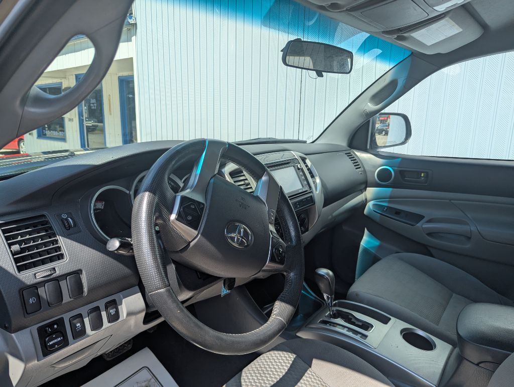 2014 Toyota Tacoma Image 1