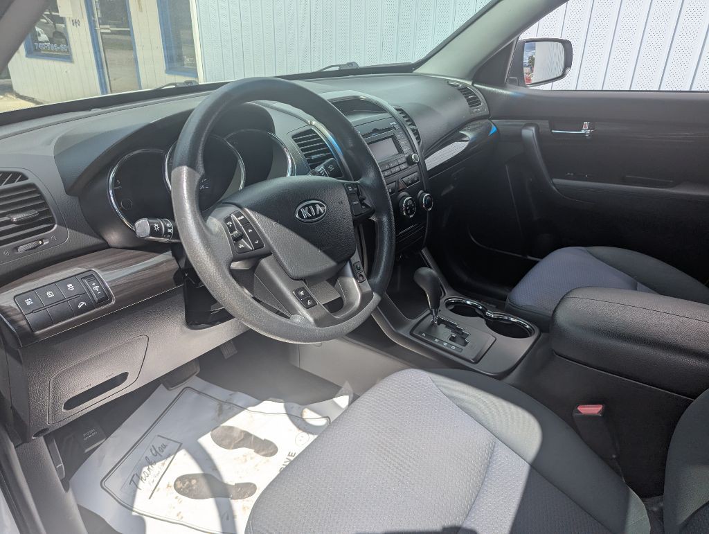 2013 Kia Sorento Image 2