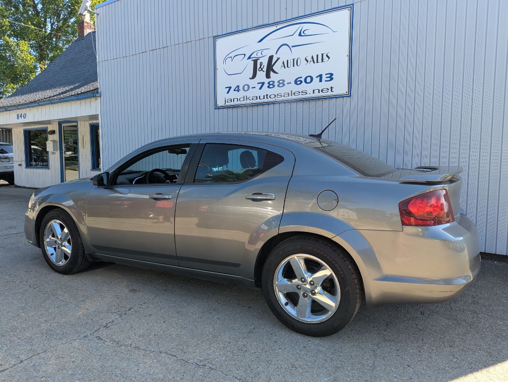2013 Dodge Avenger Image 3