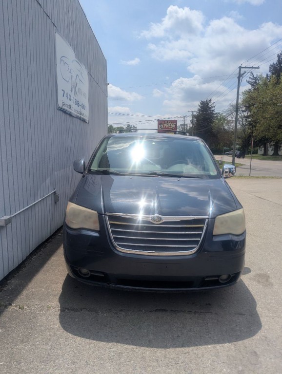 2008 Chrysler Town & Country Image 8