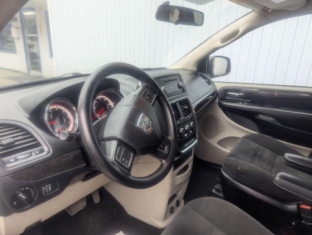 2017 Dodge Grand Caravan Image 3