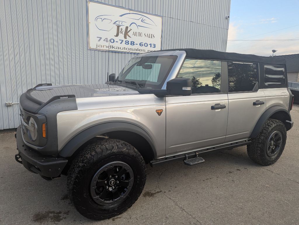 2022 Ford Bronco Image 2