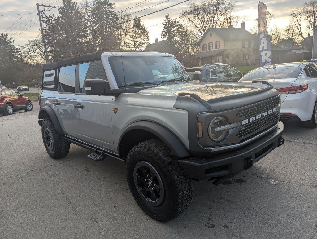 2022 Ford Bronco Image 3