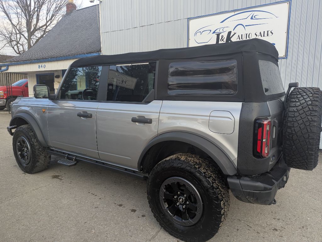 2022 Ford Bronco Image 4