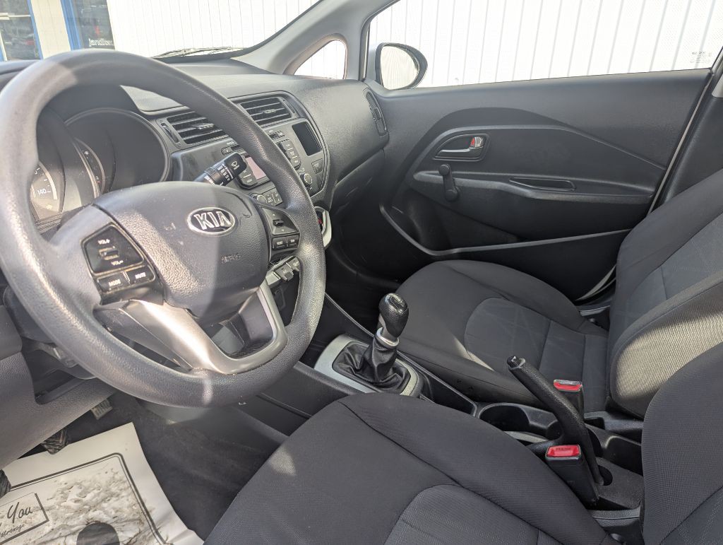 2015 Kia Rio Image 2