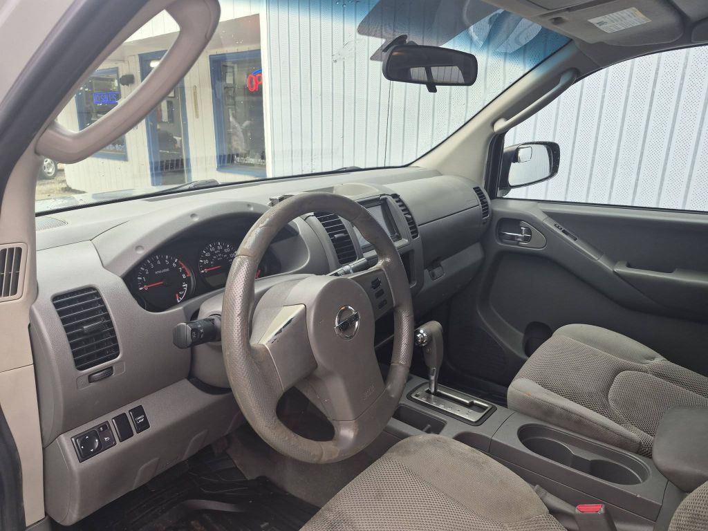 2007 Nissan Frontier Image 2