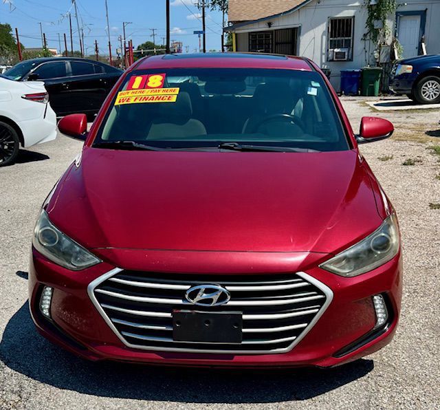 2018 Hyundai Elantra Image 3