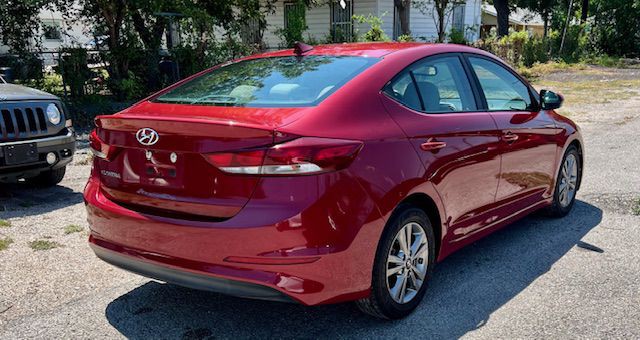 2018 Hyundai Elantra Image 5