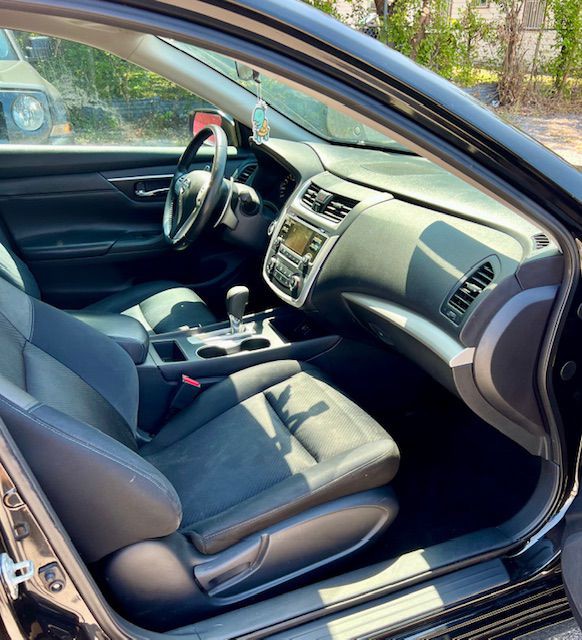 2016 Nissan Altima Image 8