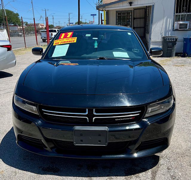 2017 Dodge Charger Image 2