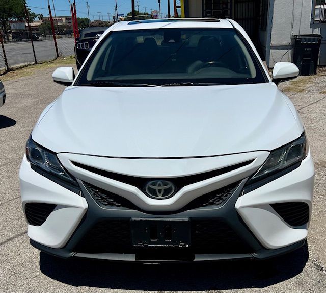 2019 Toyota Camry Image 3