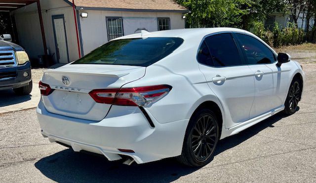 2019 Toyota Camry Image 4