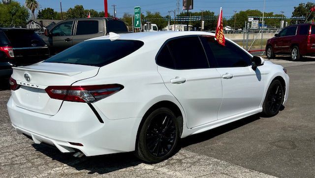 2019 Toyota Camry Image 3