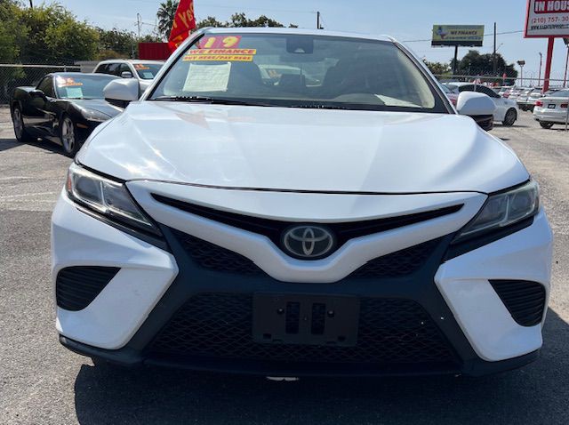 2019 Toyota Camry Image 4