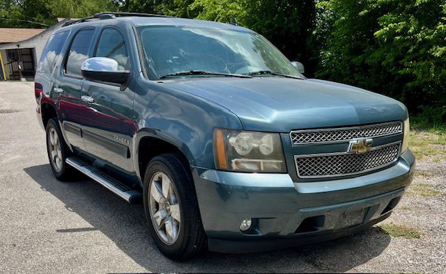 2009 Chevrolet Tahoe Image 2