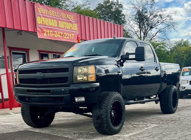 2011 Chevrolet Silverado 1500 Image 1