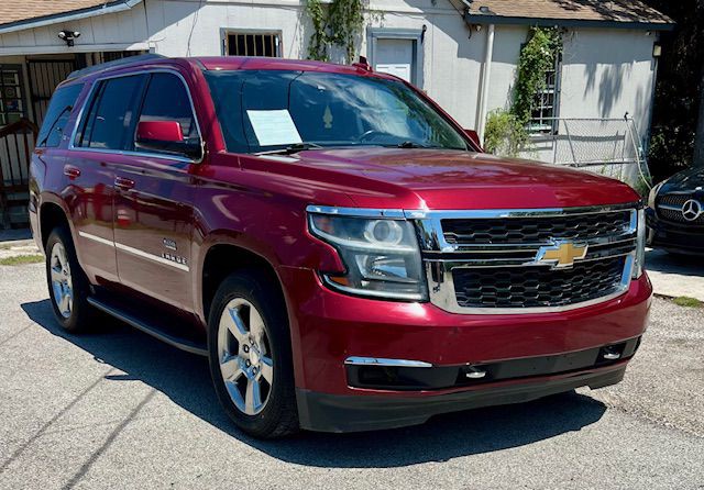 2017 Chevrolet Tahoe Image 2