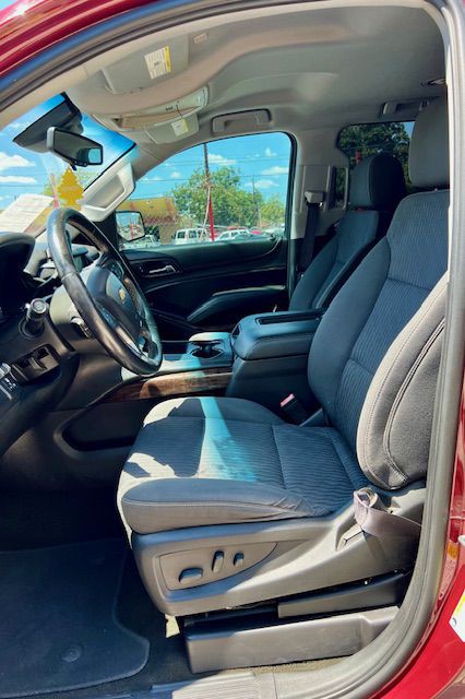2017 Chevrolet Tahoe Image 6