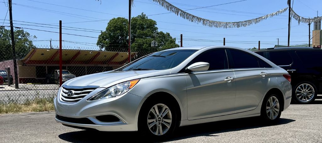 2013 Hyundai Sonata Image 1