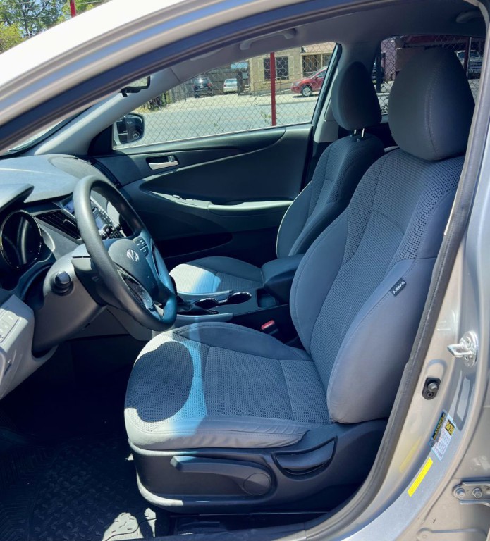 2013 Hyundai Sonata Image 3
