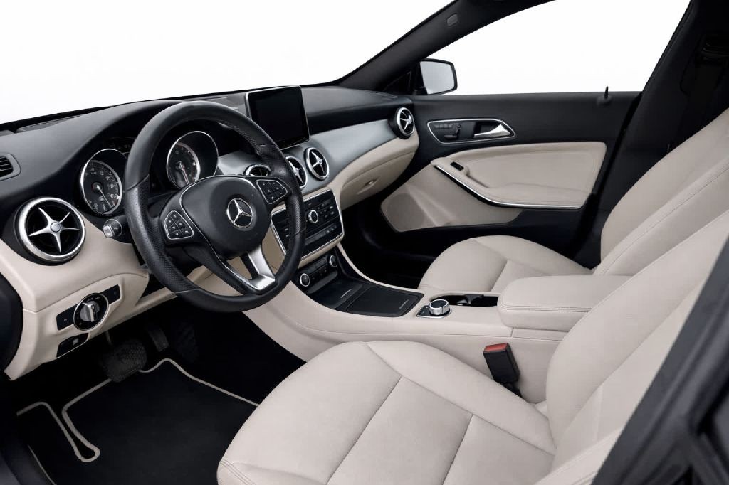 2015 Mercedes-Benz CLA-Class Image 4