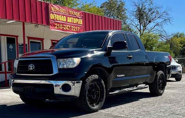2013 Toyota Tundra Image 1