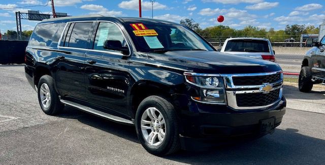 2017 Chevrolet Suburban Image 2