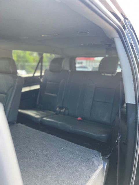 2017 Chevrolet Suburban Image 8