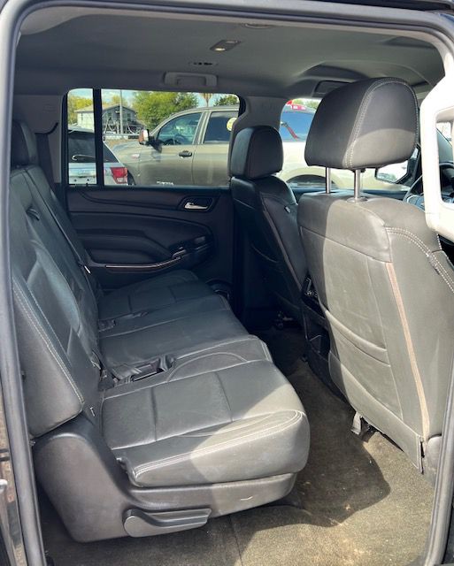 2017 Chevrolet Suburban Image 10