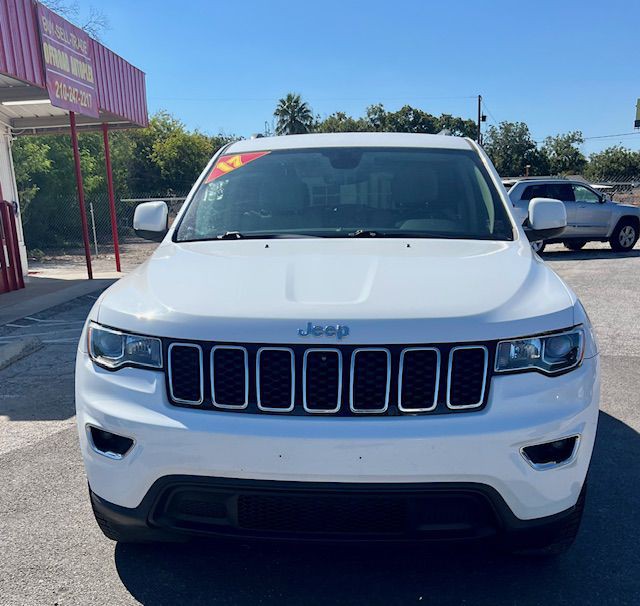 2017 Jeep Grand Cherokee Image 3