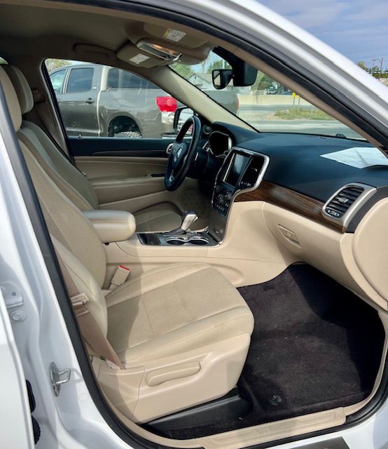 2017 Jeep Grand Cherokee Image 8