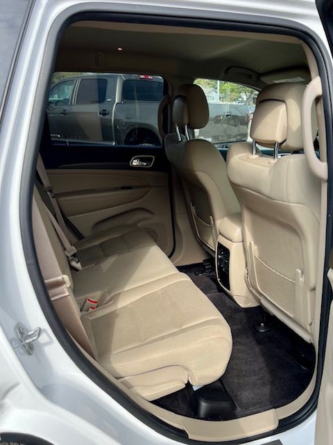 2017 Jeep Grand Cherokee Image 9