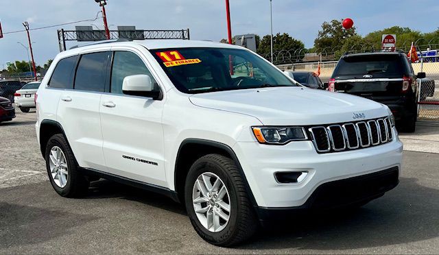 2017 Jeep Grand Cherokee Image 11