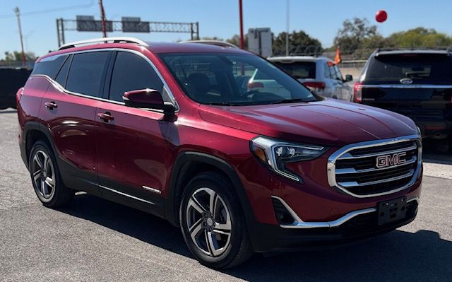 2018 GMC Terrain Image 2