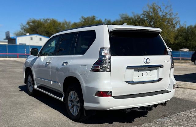 2017 Lexus GX Image 4