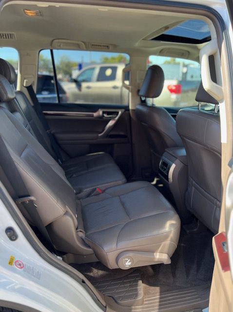 2017 Lexus GX Image 7