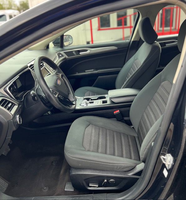 2020 Ford Fusion Image 6