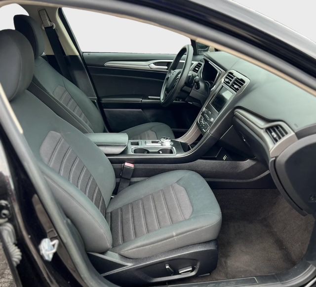 2020 Ford Fusion Image 7